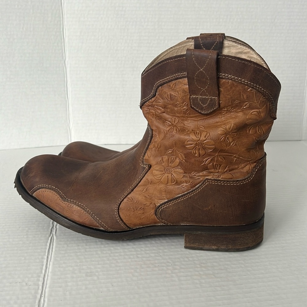 Brown Embossed Cowboy & Western Boots